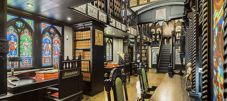 День селфи в библиотеке: какую выбрать локацию и что добавить на снимок