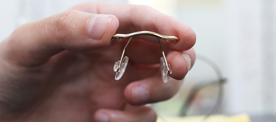 Из каких деталей состоят очки