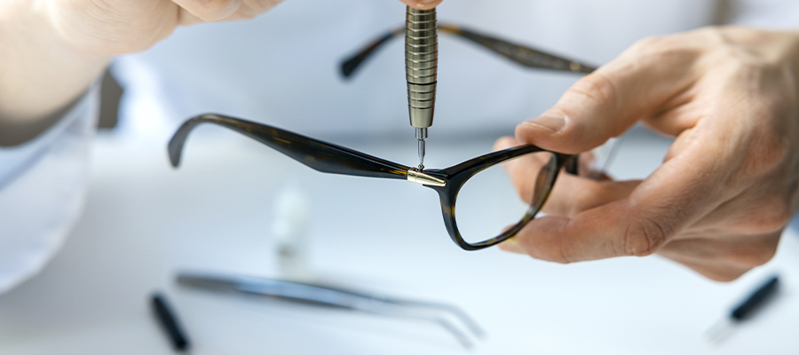 Из каких деталей состоят очки