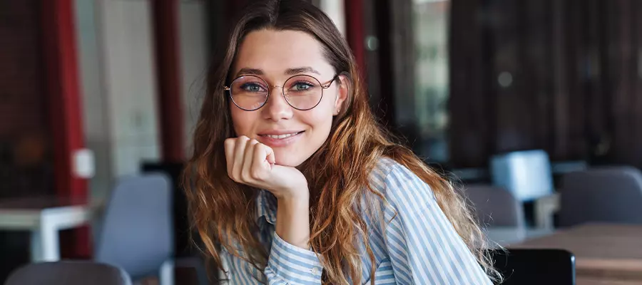 День селфи в библиотеке: какую выбрать локацию и что добавить на снимок