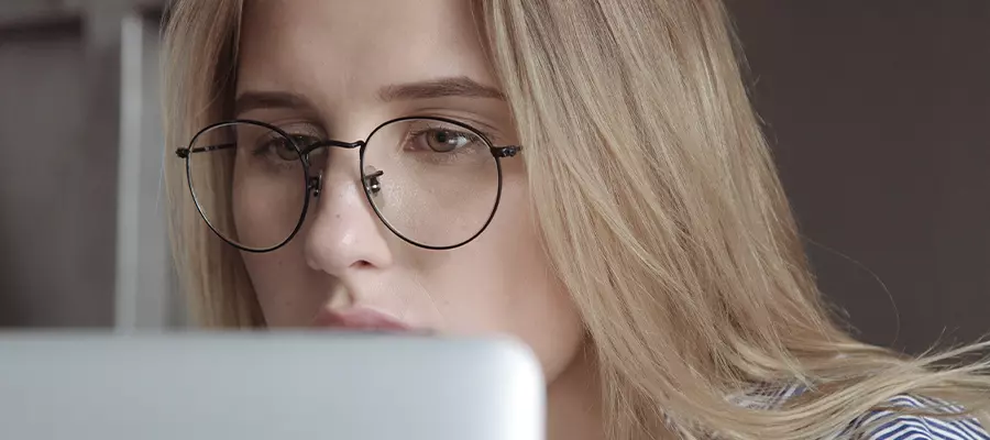 Можно ли после коррекции зрения носить линзы?