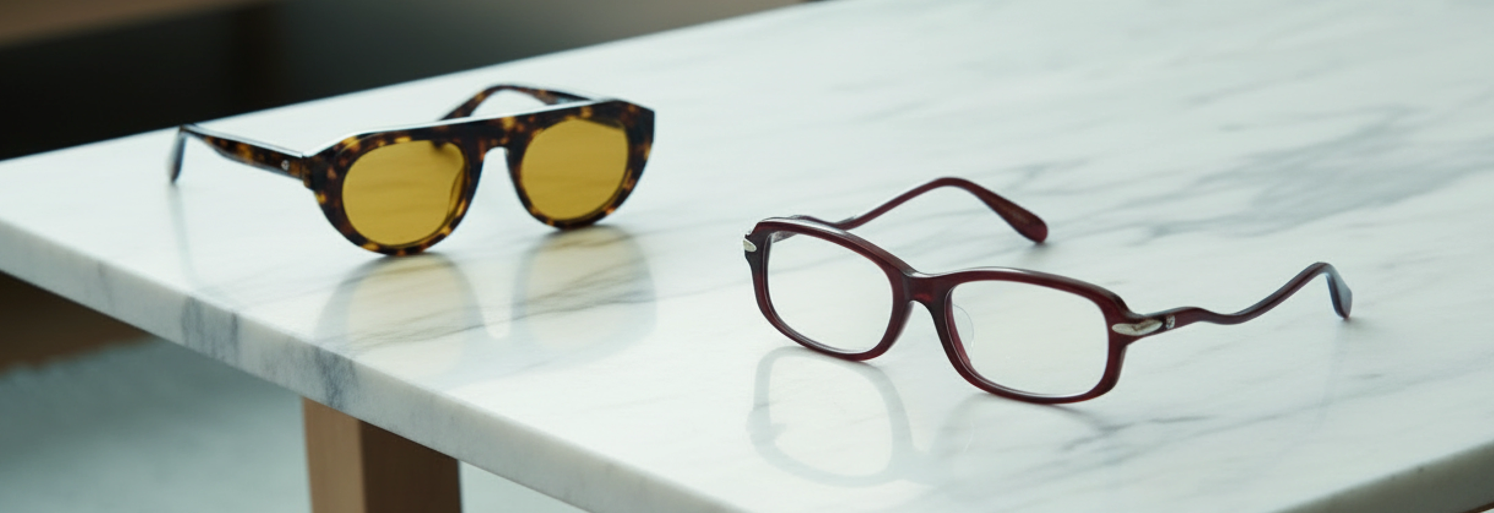 Футуристичные солнцезащитные очки и оправы