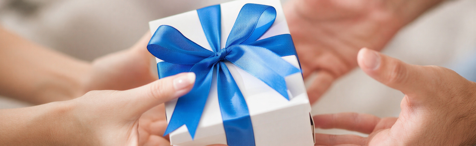 Любовь с первого взгляда: идеи подарков на 14 февраля