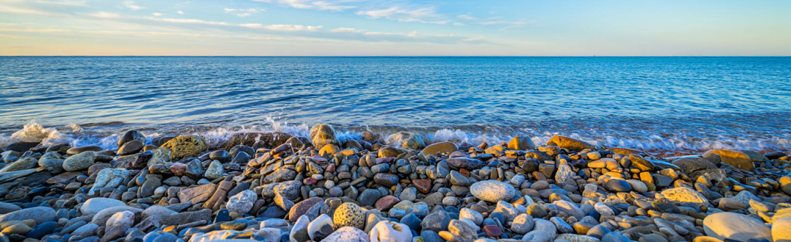 каждый камешек на морском дне