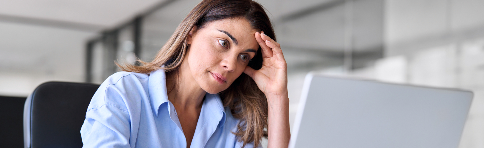 Ощущение инородного тела в глазу: причины, симптомы и лечение