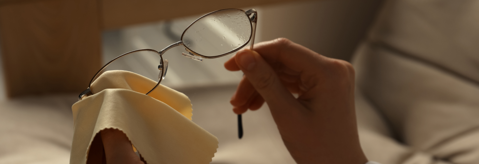 Правильное хранение очков: как сохранить линзы без царапин