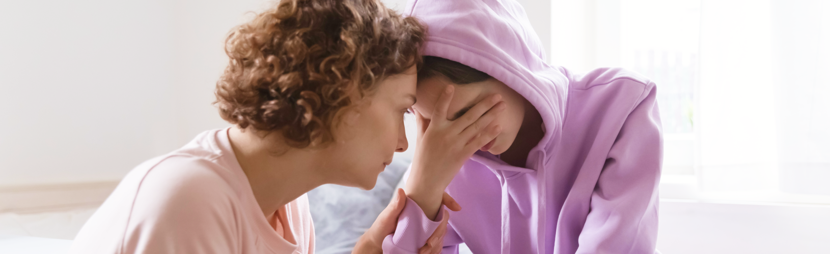 Ребенок часто моргает: причины, возможные заболевания и когда стоит обращаться к врачу