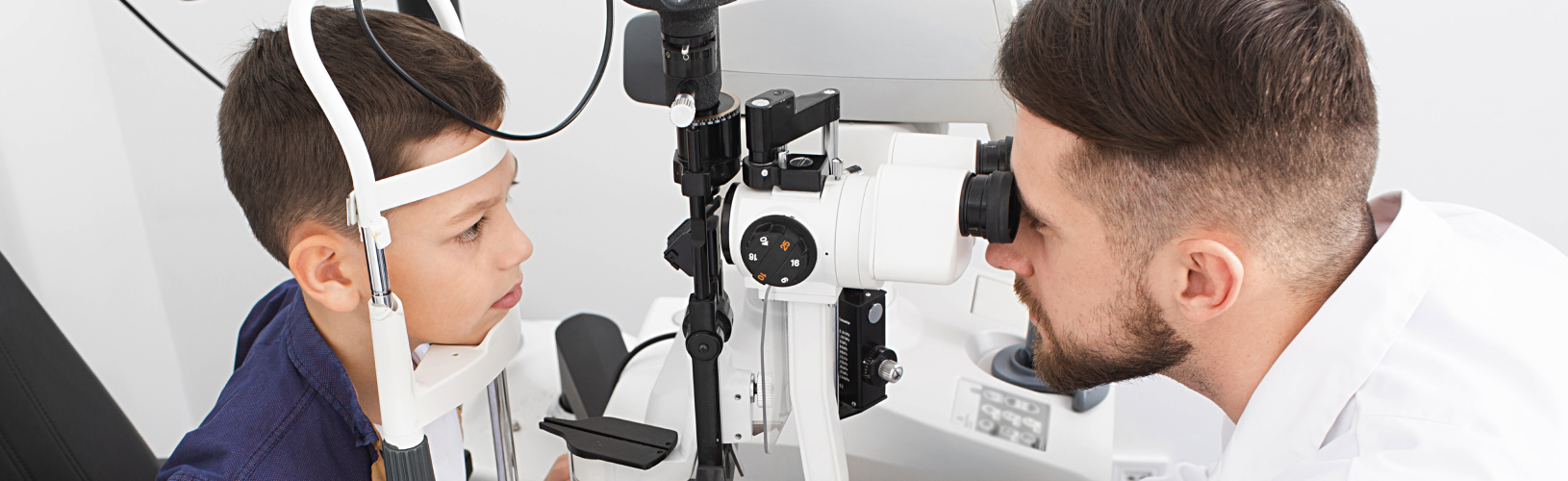 Ребенок часто моргает: причины, возможные заболевания и когда стоит обращаться к врачу