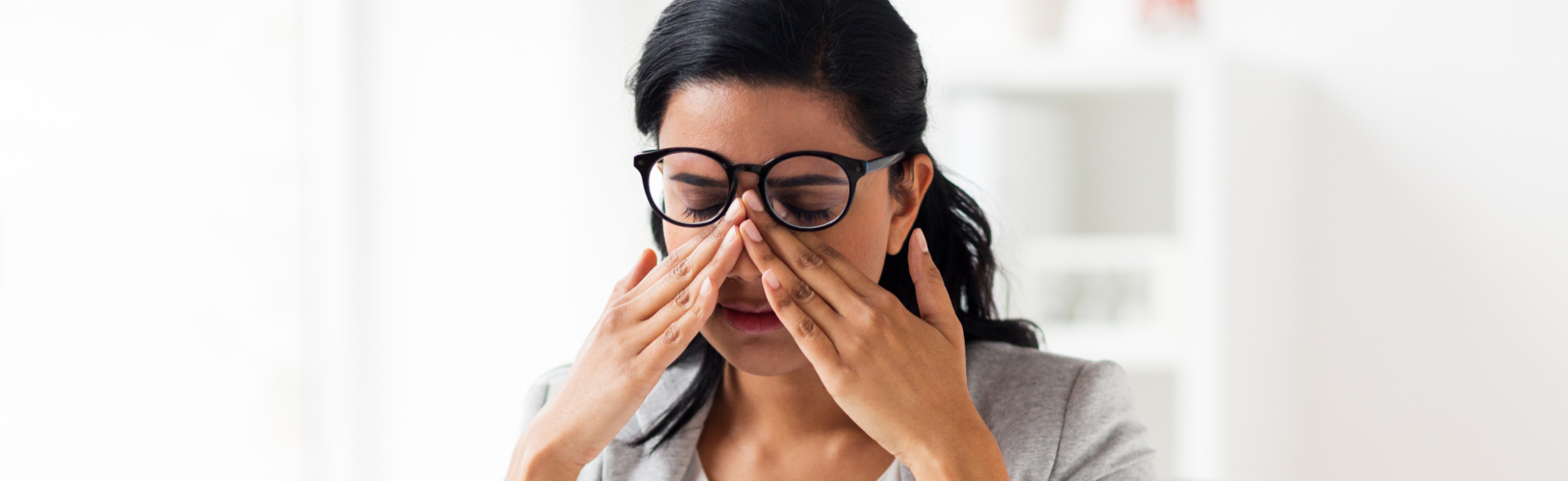 Синяки под глазами — причины и способы устранения