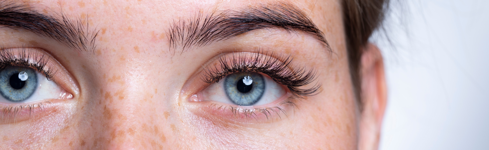 Торические контактные линзы для коррекции астигматизма