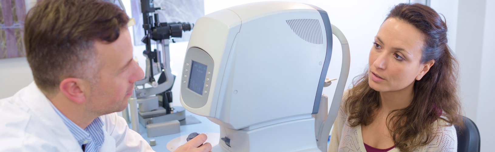 Вспышки в глазах: причины, возможные заболевания и методы лечения