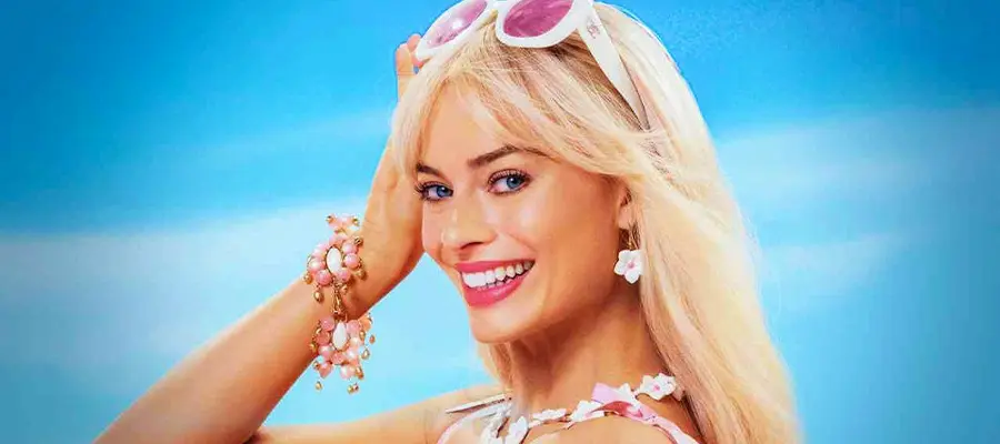 Эффектный образ в цветных линзах на Halloween