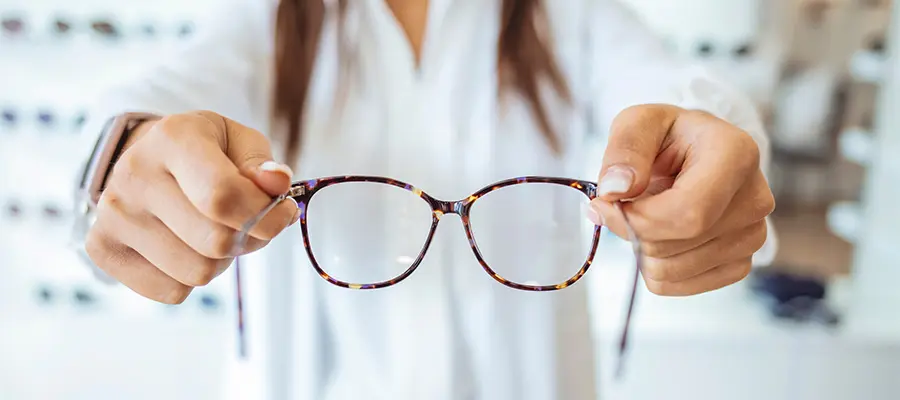 Женские образы 2024: выбираем модные оправы