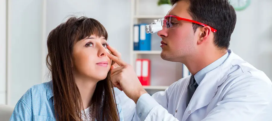 Помощь при ожоге глаза