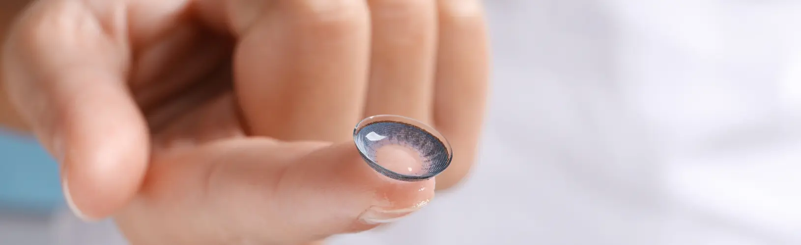 Цветные линзы с диоптриями: как выбрать, особенности и правила ношения