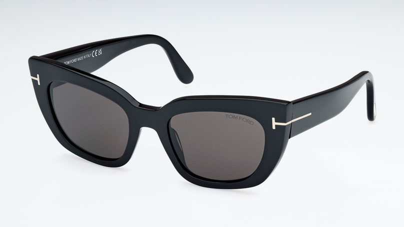Солнцезащитные очки Tom Ford FT1190 01А