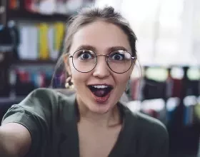 День селфи в библиотеке: какую выбрать локацию и что добавить на снимок