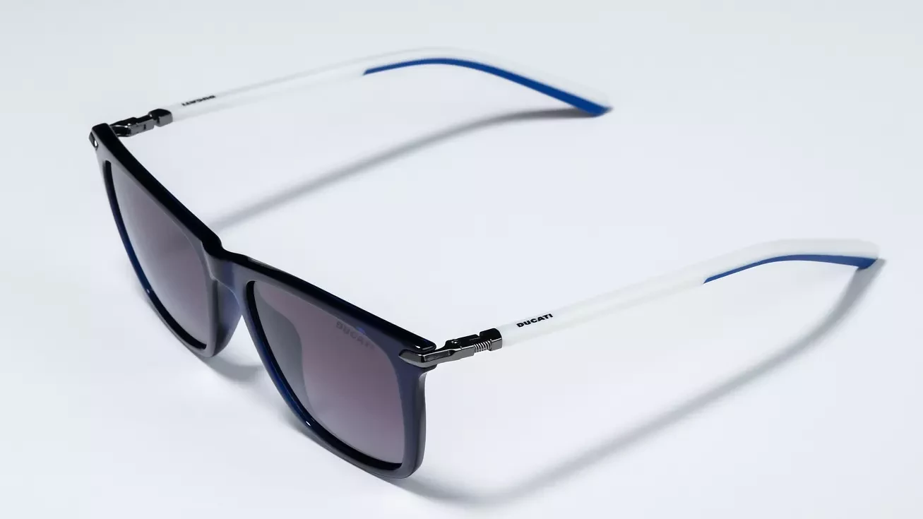 Солнцезащитные очки Ducati DA5001 600