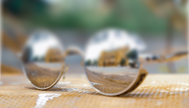 Как заглянуть в историю: возникновение солнцезащитных очков