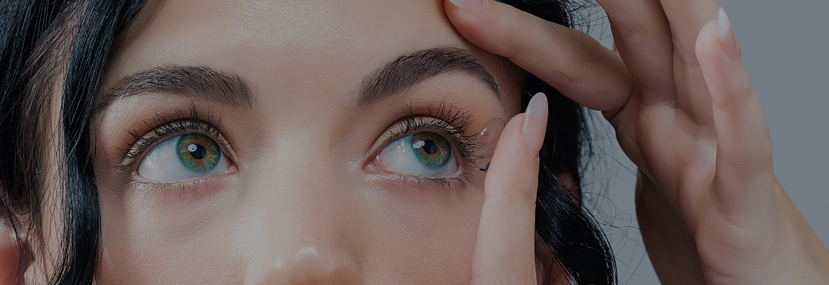 Как надевать линзы первый раз?