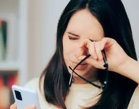 Болят глаза: симптомы, причины, лечение