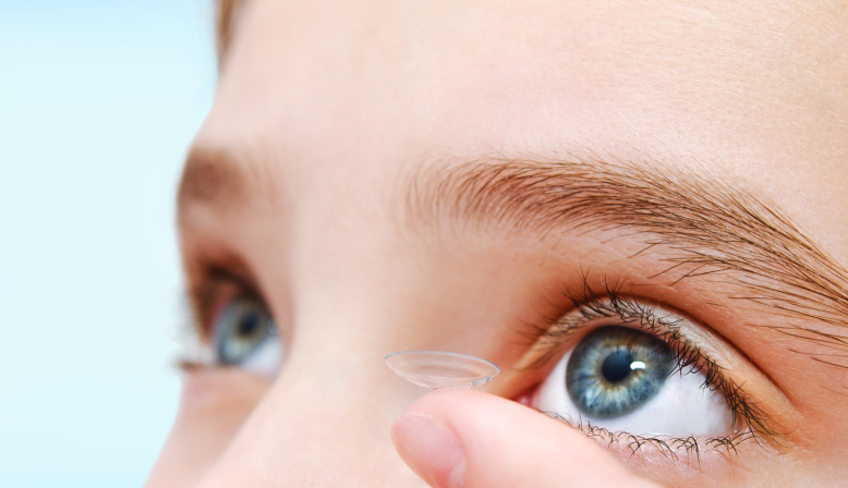 Как нужно надевать и снимать линзы