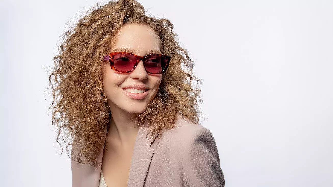 Солнцезащитные очки Benetton BE5025 112