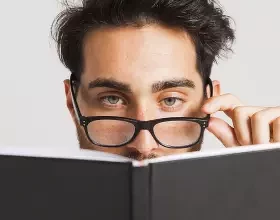 Бумажные или электронные книги: что безопасней для глаз