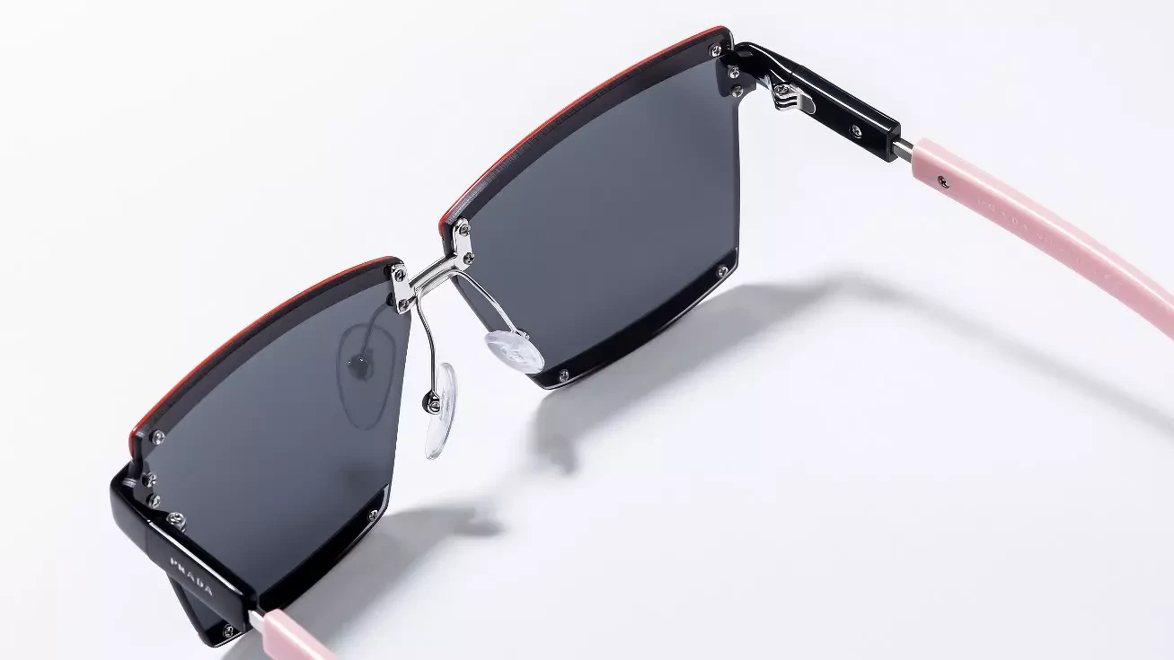 Солнцезащитные очки PRADA 0PR 61XS 03B5S0