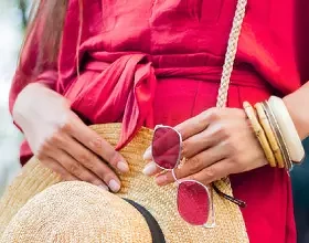 Viva Magenta*: принимаем с умом и в малых дозах. Подборка головокружительно красивых очков в трендовом цвете