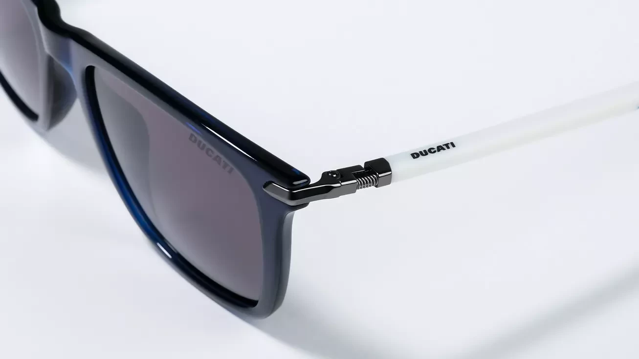 Солнцезащитные очки Ducati DA5001 600