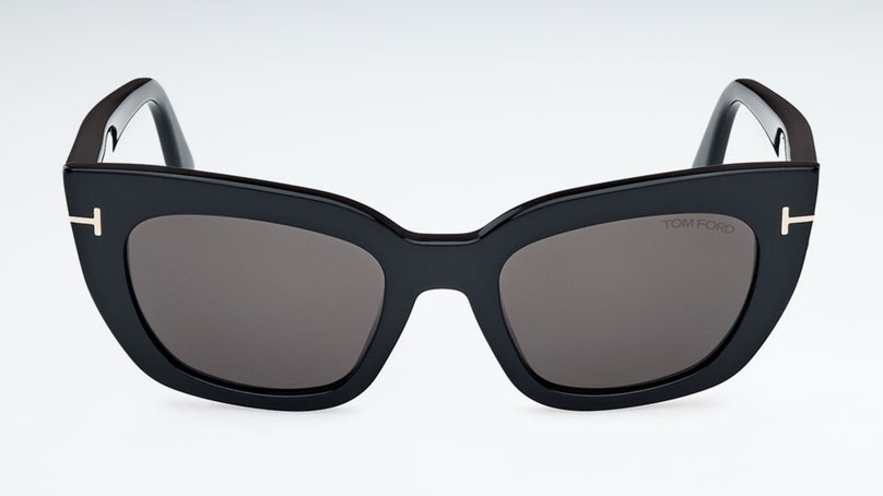 Солнцезащитные очки Tom Ford FT1190 01А